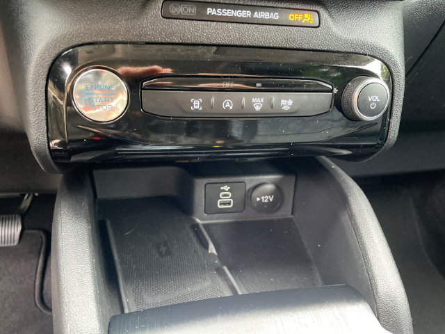 Certified 2025 Ford Escape Platinum AWD/4WD image 38