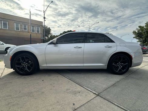 Used 2022 Chrysler 300 S RWD image 8
