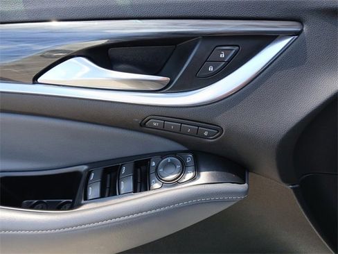 Used 2024 Buick Enclave Premium image 18