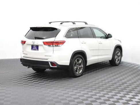 Used 2018 Toyota Highlander Limited Platinum AWD/4WD image 9