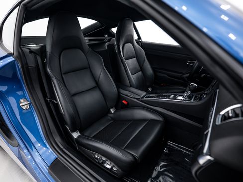 Certified 2015 Porsche Cayman S image 17