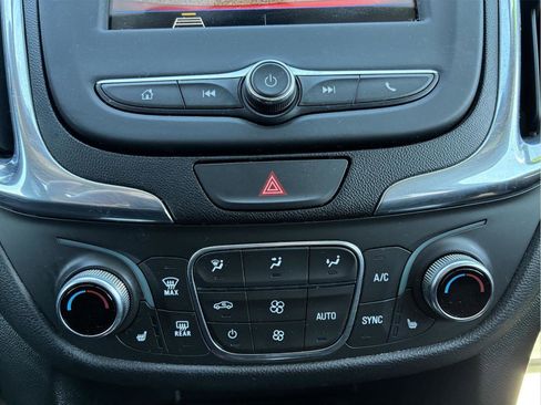 Used 2019 Chevrolet Equinox LT AWD/4WD image 26