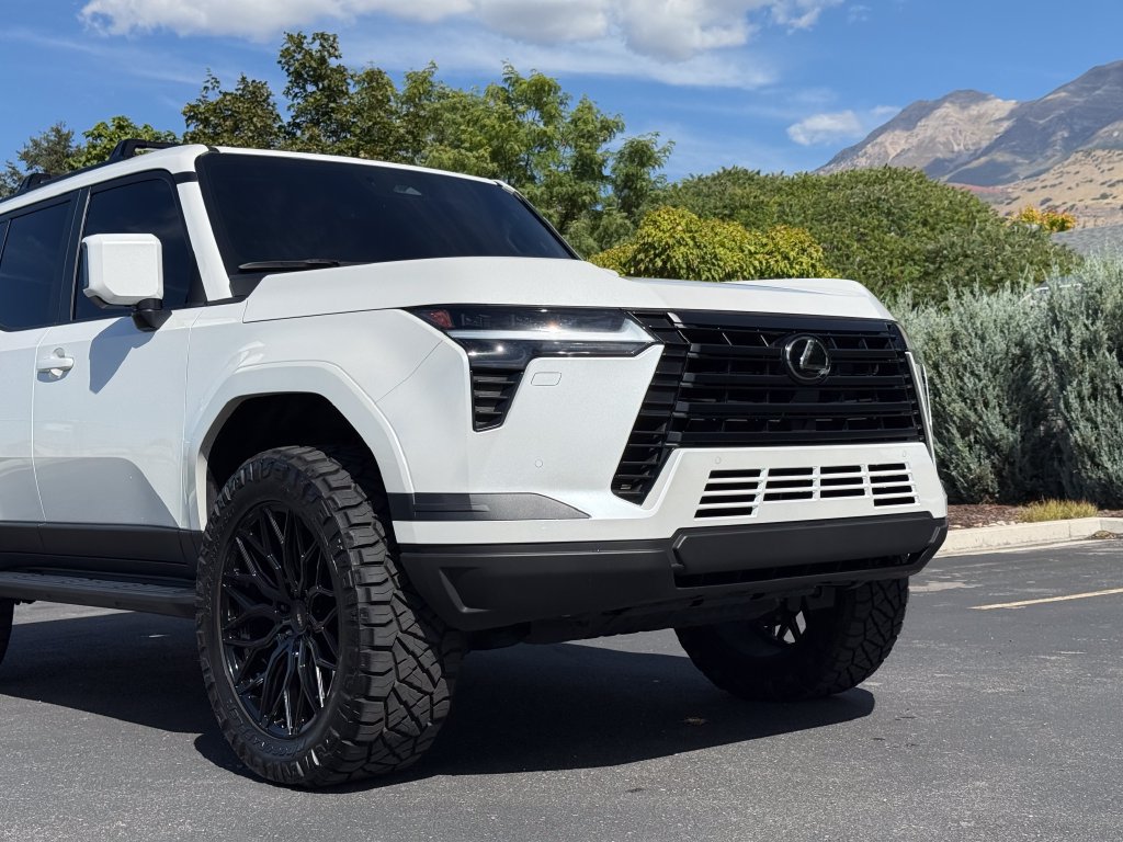 Used 2024 Lexus GX 550 w/ Cold Area Package AWD/4WD image 17