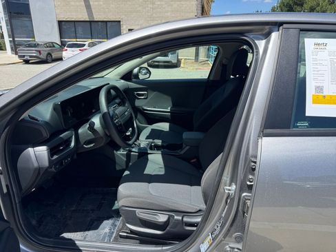 Used 2025 Kia K4 LXS FWD image 27