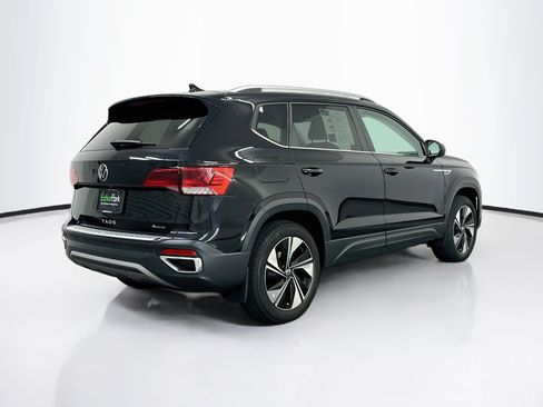 Used 2023 Volkswagen Taos SE w/ Panoramic Sunroof Package AWD/4WD image 9