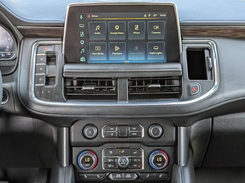 Used 2023 Chevrolet Tahoe Z71 w/ Luxury Package AWD/4WD image 19