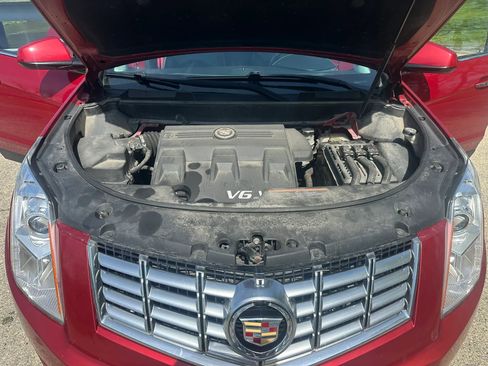 Used 2014 Cadillac SRX Luxury w/ Driver Awareness Package FWD image 19