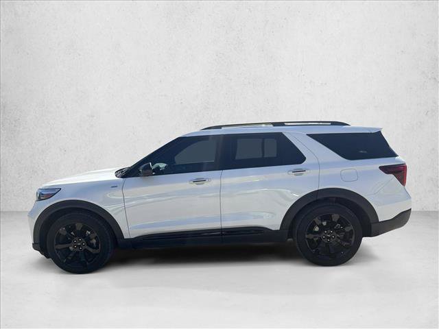 Used 2023 Ford Explorer ST-Line w/ Class IV Trailer Tow Package RWD image 2