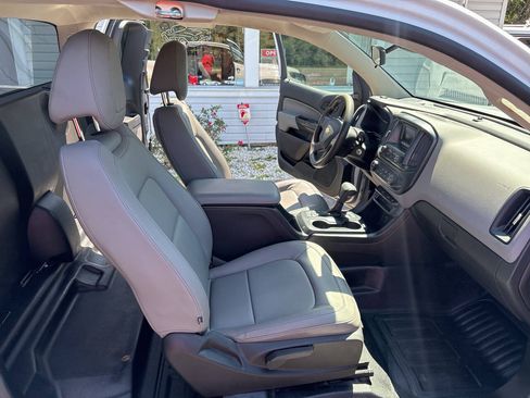 Used 2016 Chevrolet Colorado W/T AWD/4WD image 17