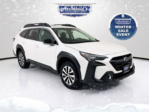 Used 2025 Subaru Outback Premium image 1