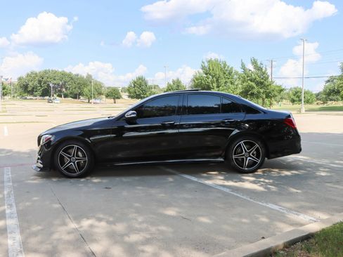 Used 2019 Mercedes-Benz E 300 image 4