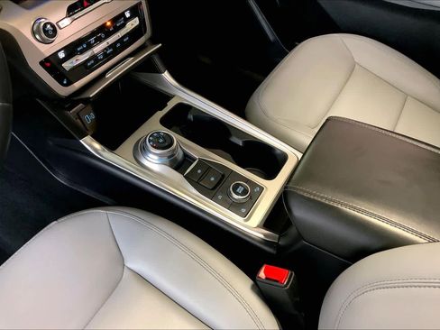 Used 2021 Ford Explorer XLT w/ Equipment Group 202A image 16