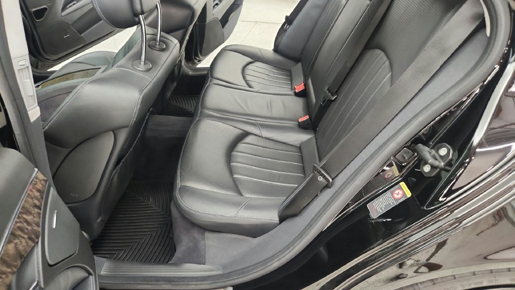 Used 2005 Mercedes-Benz E 55 AMG Sedan image 54
