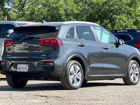 Used 2021 Kia Niro EX image 4