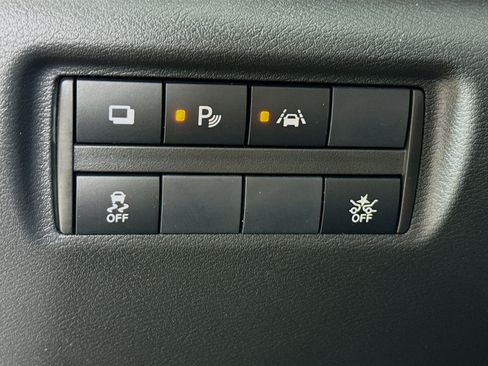 Used 2025 Nissan Versa S w/ Trunk Package FWD image 9