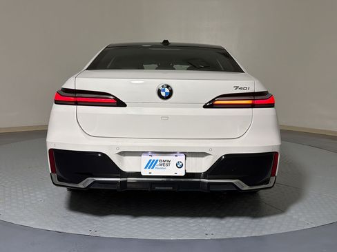 Used 2025 BMW 740i RWD image 9
