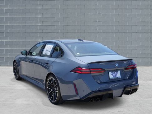 New 2026 BMW M5 w/ Carbon Package image 4