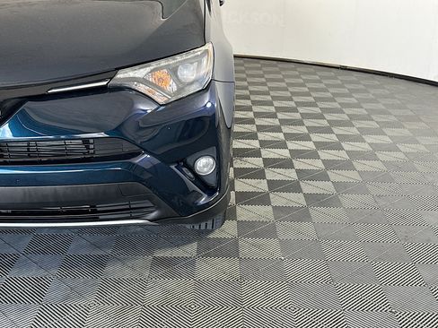 Used 2017 Toyota RAV4 XLE FWD image 9