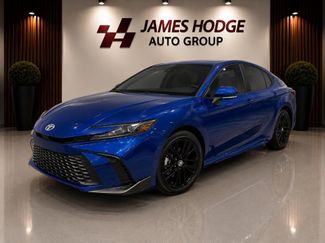 Used 2025 Toyota Camry SE w/ Multimedia Upgrade Package FWD video 1