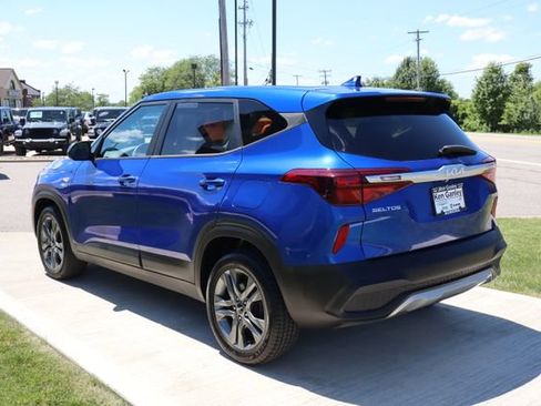 Used 2023 Kia Seltos LX AWD/4WD image 25