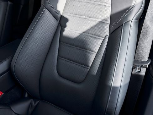 Used 2024 Porsche 911 Turbo image 43