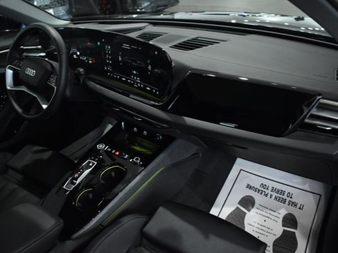 Used 2025 Audi A5 2.0T Premium Plus w/ Premium Plus AWD/4WD image 15