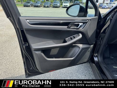 Used 2017 Porsche Macan image 10