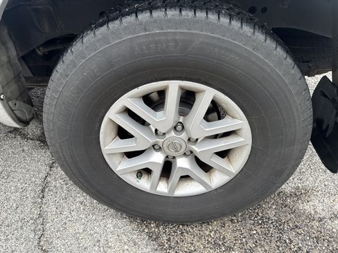 Used 2017 Nissan Frontier SV AWD/4WD image 9