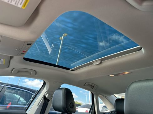 Used 2024 Volkswagen Jetta SE w/ Panoramic Sunroof Package image 26