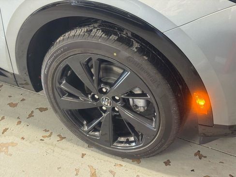 Used 2025 Buick Envision Sport Touring image 4