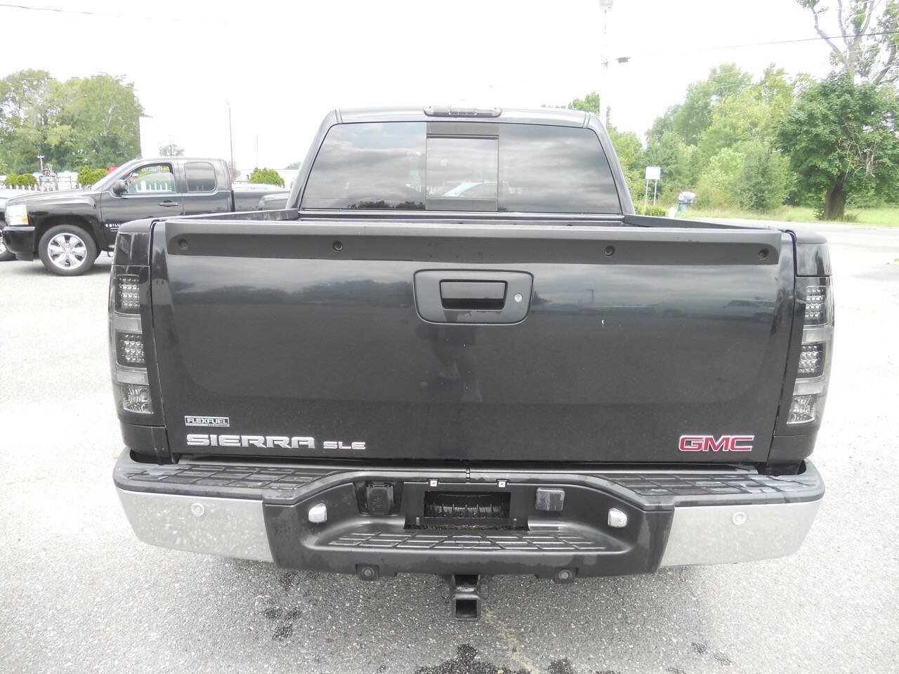 Used 2010 GMC Sierra 1500 SLE w/ (PDW) Pro Sport Package AWD/4WD image 8