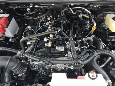 Used 2025 Toyota 4Runner SR5 image 18