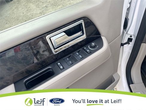 Used 2017 Lincoln Navigator L Select image 19