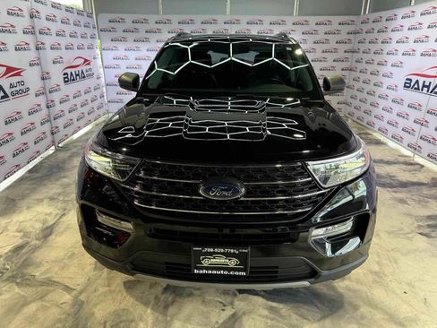 Used 2023 Ford Explorer XLT w/ Equipment Group 202A AWD/4WD image 4
