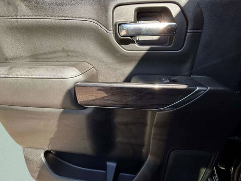 Used 2019 Chevrolet Silverado 1500 LTZ w/ LTZ Plus Package image 17