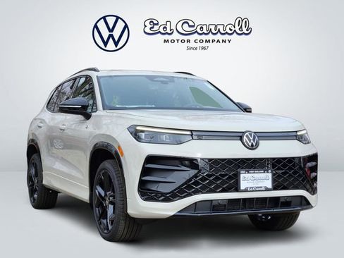 New 2026 Volkswagen Tiguan SE R-Line image 3