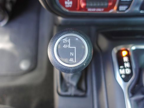 Used 2025 Jeep Wrangler Unlimited Rubicon image 23