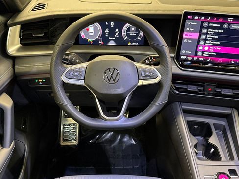 New 2026 Volkswagen Tiguan SE R-Line AWD/4WD image 13