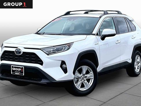 Used 2021 Toyota RAV4 XLE w/ Convenience Package AWD/4WD image 1