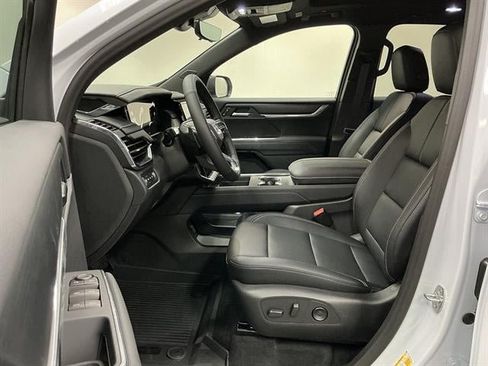 New 2026 GMC Acadia Elevation w/ Elevation Premium Package AWD/4WD image 8