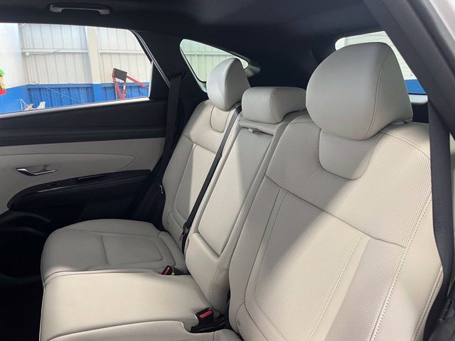 Used 2025 Hyundai Tucson Limited AWD/4WD image 19