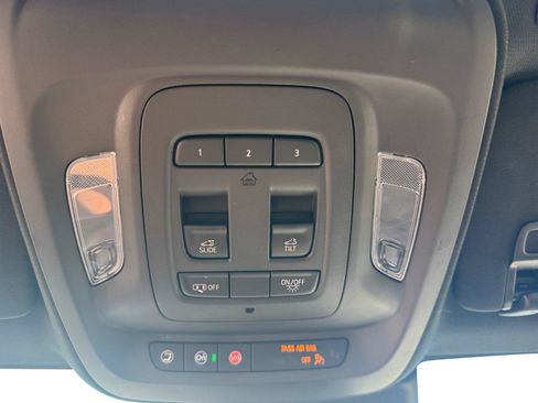 Used 2022 Cadillac CT4 V w/ Technology Package AWD/4WD image 17