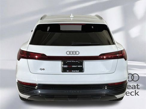 Used 2024 Audi Q8 e-tron Premium Plus w/ Premium Plus Package AWD/4WD image 22
