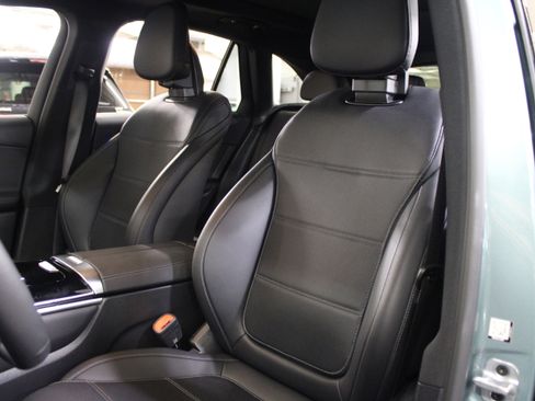 Used 2026 Mercedes-Benz GLC 300 image 6