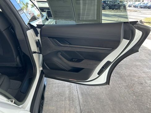 Used 2023 Porsche Taycan GTS image 31