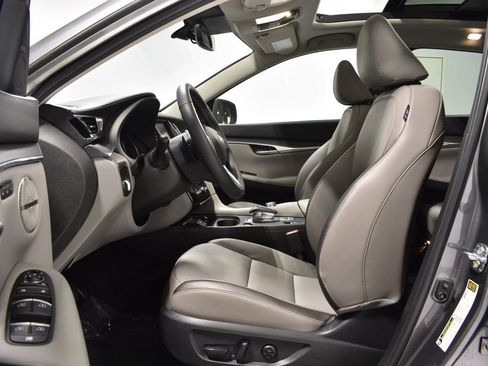 Certified 2025 INFINITI QX50 Luxe image 11