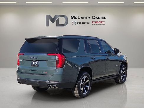 Used 2025 GMC Yukon AT4 w/ AT4 Premium Plus Package image 5