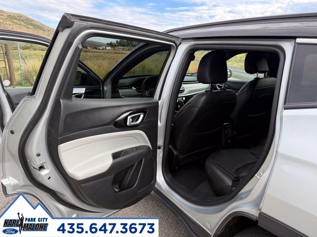 Used 2025 Jeep Compass Limited AWD/4WD image 24