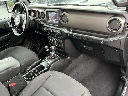 Used 2018 Jeep Wrangler Unlimited Sport S AWD/4WD image 24