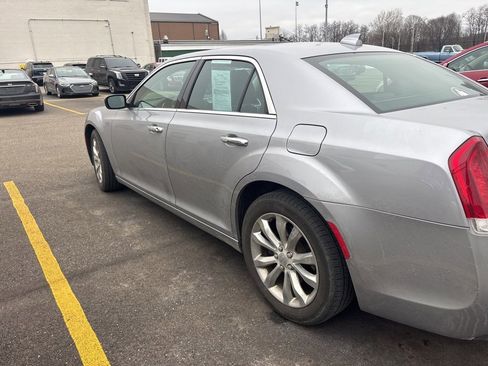 Used 2016 Chrysler 300 C image 6